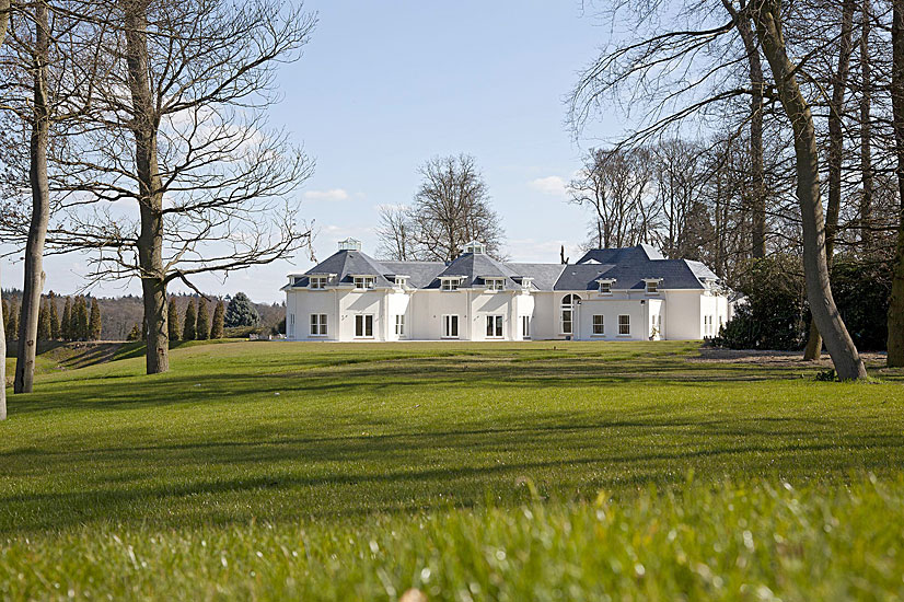 Imposing Mansion Splendour - Bucks